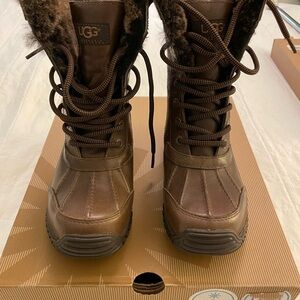 UGG Women's Brown Winter Snow Boots with tweed details